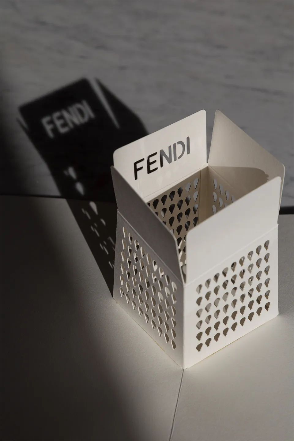 Fendi, Il biglietto Pop-up del colosseo quadrato